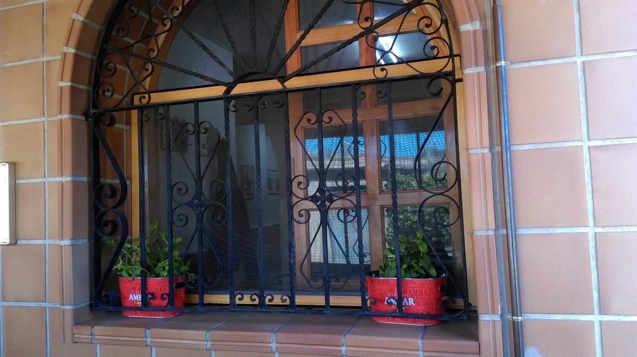 Hostal El Busto Teruel Dış mekan fotoğraf
